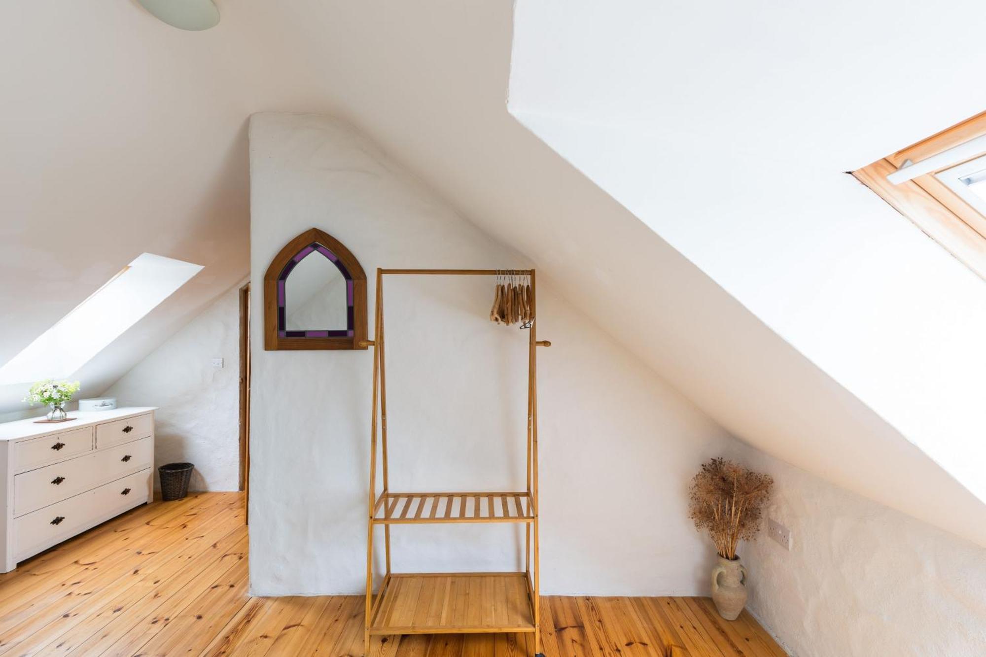 The Workshop- Eco By The Coastal Path Holiday home *